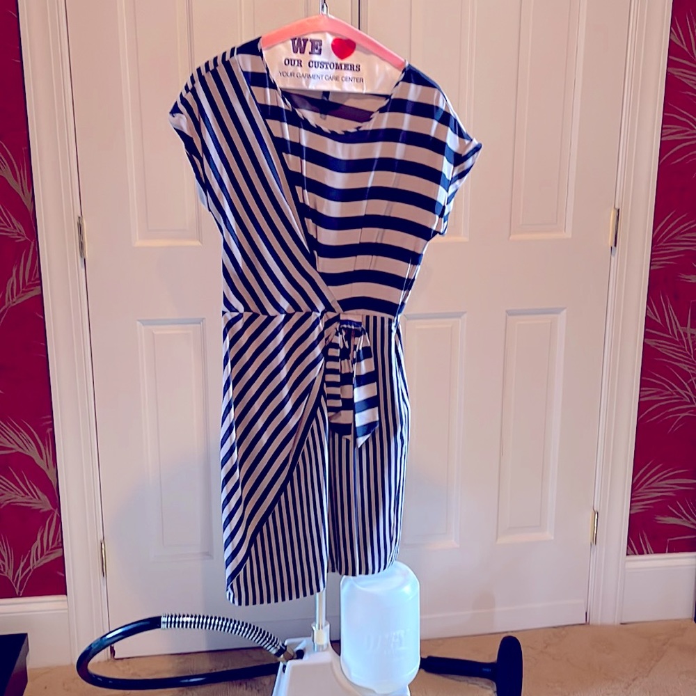 BCBG Maxazria cap sleeve dress with navy and tan geometric graphic design.